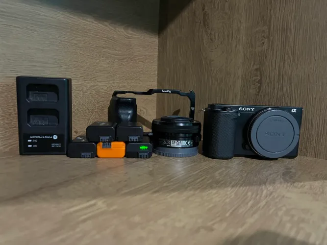 Sony Zv-e10 + Lente do Kit + Case Smallrig + 5 Baterias + Carregador