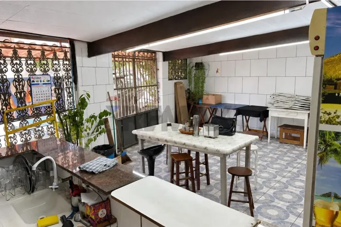 CASA TÉRREA COM ESPAÇO COMERCIAL, 3 DORMITÓRIOS E 3 VAGAS NO JARDIM ROSA DE FRANÇA