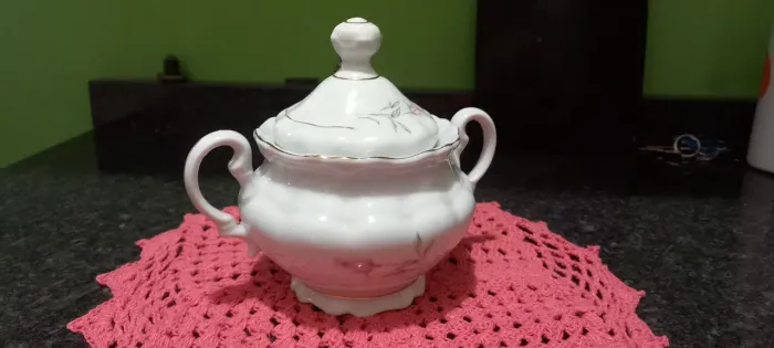 Açucareiro em Porcela
