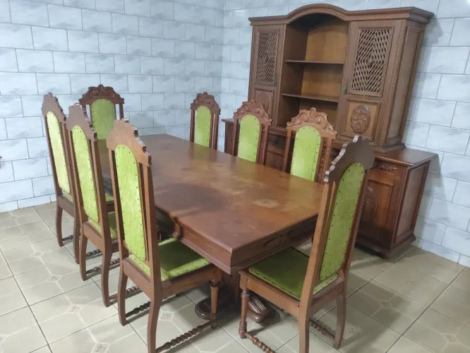Sala de jantar em cerejeira entalhada 
