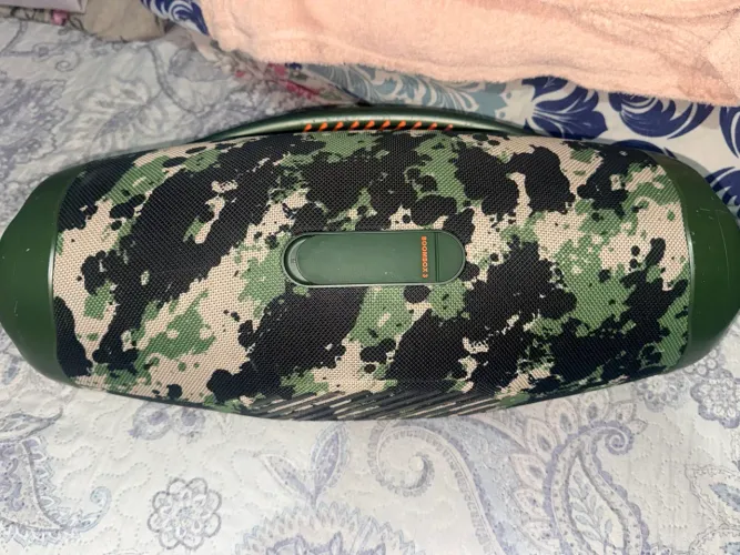 JBL Boombox 3 - Camuflada/Exército - Pouquíssimo uso