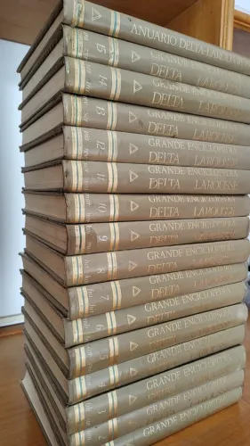 Antiguidade de 1978 para colecionador. Enciclopédia Delta Larousse R$400