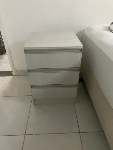Vendo mesinha de cabeceira 100% MDF