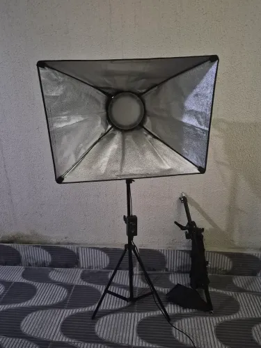 Softbox 50 x 70 com tripé, LED e Dimmer
