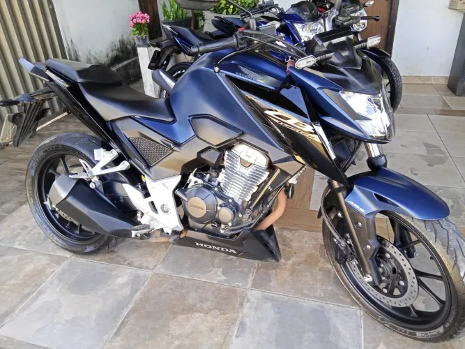 Honda Twister 300F ano 2025
