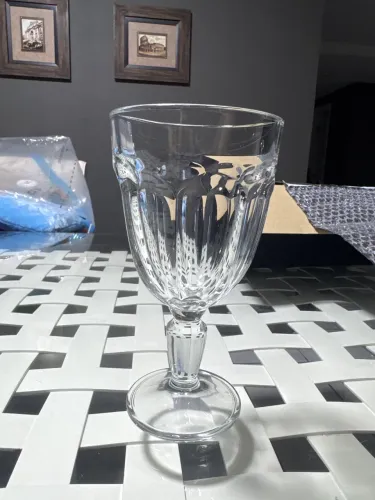 Taça de vidro 17 cm de altura 