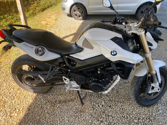 BMW 800R.