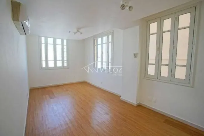 Sala - / Comercial / Catete