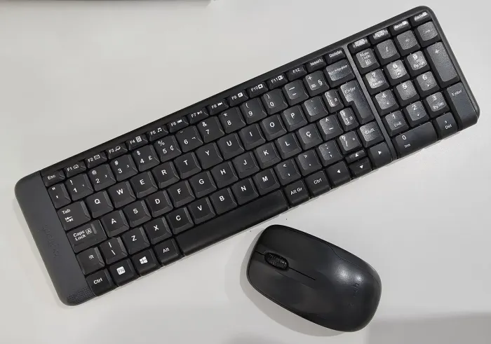 Teclado e mouse sem fios Logitech 