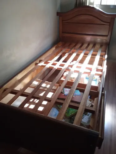 Cama de sucupira