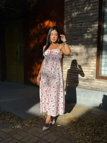VESTIDO CAMPONESA <br>R$100,00 entrega grátis <br>VESTE 36 AO 42 ? <br><br>CONSULTAR CORES ?