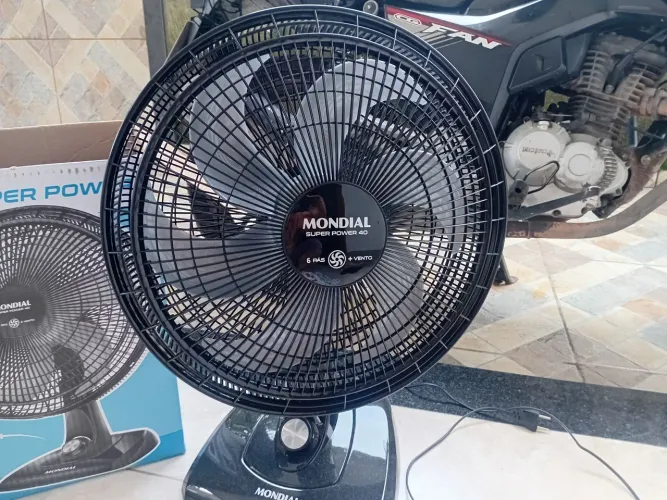 VENTILADOR 220V SEMI-NOVO NA CAIXA ENTREGO NA REGIÃO PROXIMO A RIO DAS OSTRAS