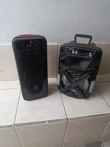 Vendo duas caixas de som