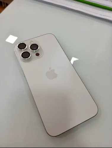 Vendo iPhone 15 pro Max 256 GB em ótimo estado de conservação!