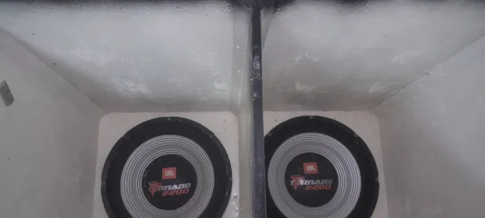 Vendo Pat de alto-falantes tornados de 15.