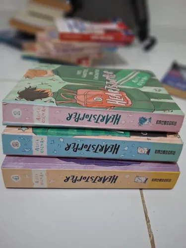 LIVROS HEARTSTOPPER
