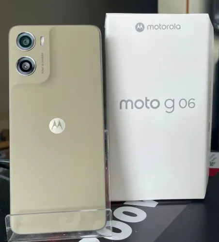Telefone Brabooo Moto G06 - Bege 256/4 Bege + Entrega Grátis