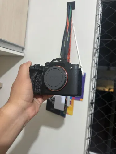 Câmera Sony A7IV sem marcas de uso, perfeita!