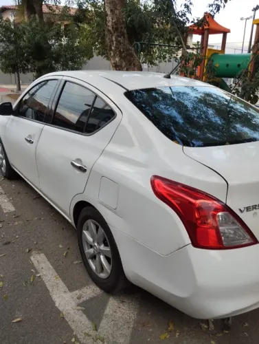 Nissan Versa SL 1.6 16V Flex Fuel 4P Mec. 2014