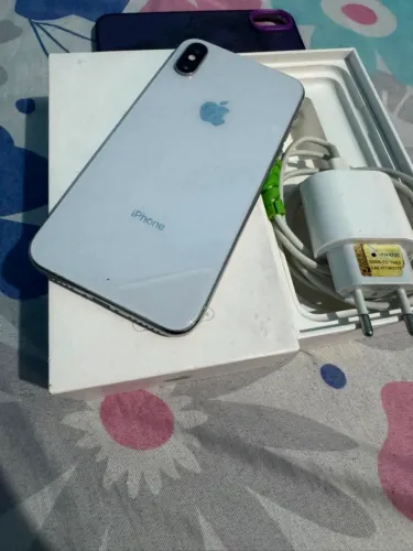 iPhone X completo caixa Carregador todo original valor a negócior.