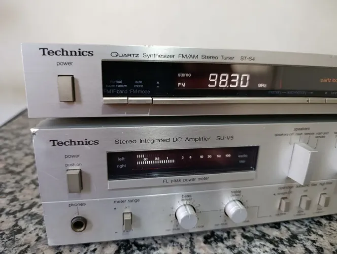 Conjunto amplificador Technics SU-V5 + Tuner ST-S4 em excelente estado