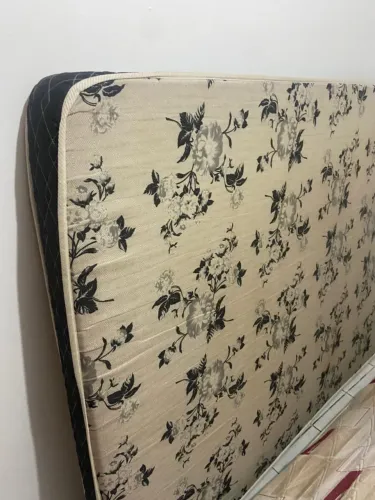 Cama e colchão casal