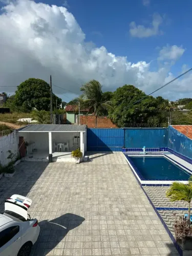 Vendo Casa com 3 quartos Sendo 01 Suíte.