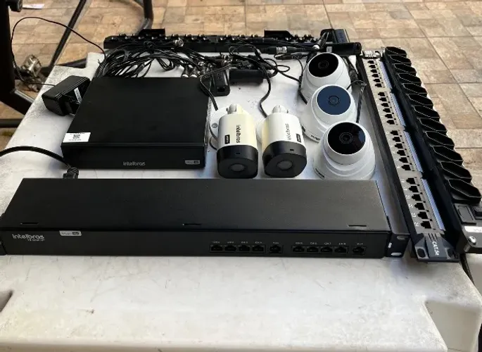 Kit câmera intelbras ext e int
