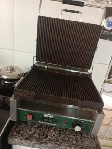 chapa panini supremo , balcão refrigerado,baleiro frezzer vertical e estufa