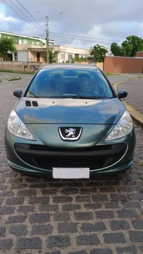 Peugeot 207 Sedan Passion XR 1.4 Flex 8V 4P 2011