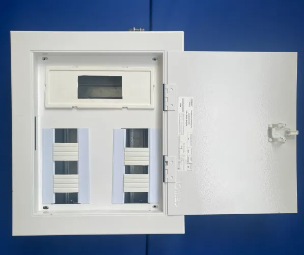 Quadro de distribuição trifásico Cemar Sobrepor com Barramento