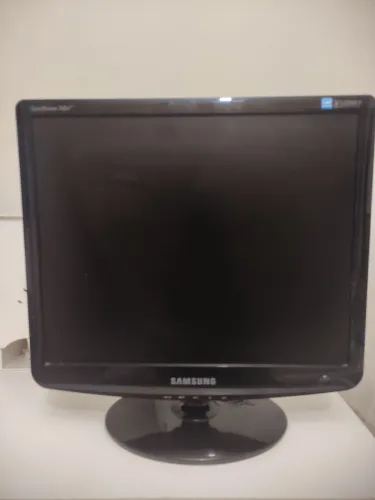 Monitor Samsung de 17 polegadas com os cabos entrada VGA