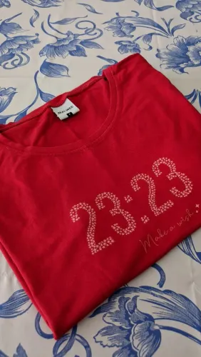 T-shirt Feminina Malwee Vermelha 23:23 - Tamanho P | Usada