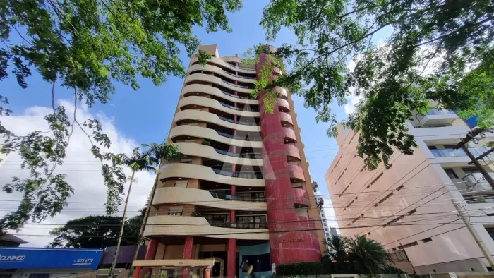 Apartamento no Centro de Joinville com 03 quartos, sendo 01 suíte com hidromassagem, cozin