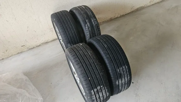 Pneu 195/55 R16 R15 Continental