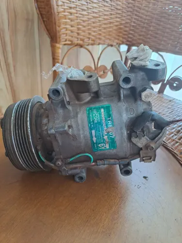 Ar Condicionado pra Honda Fit acima de 2008. Em perfeito estado de funcionamento.