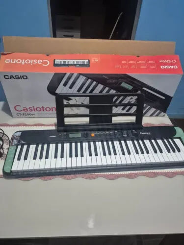 Teclado Musical CASIOTONE CT-S200