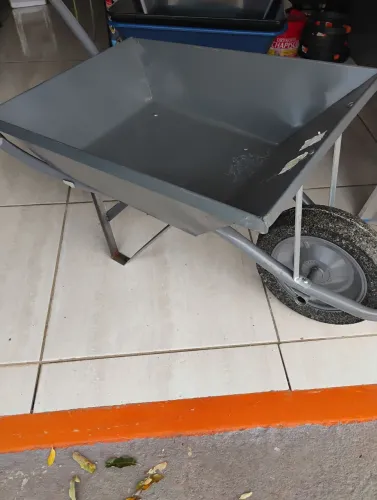 Carrinho de mão quadrado chapa grossa #22 novo