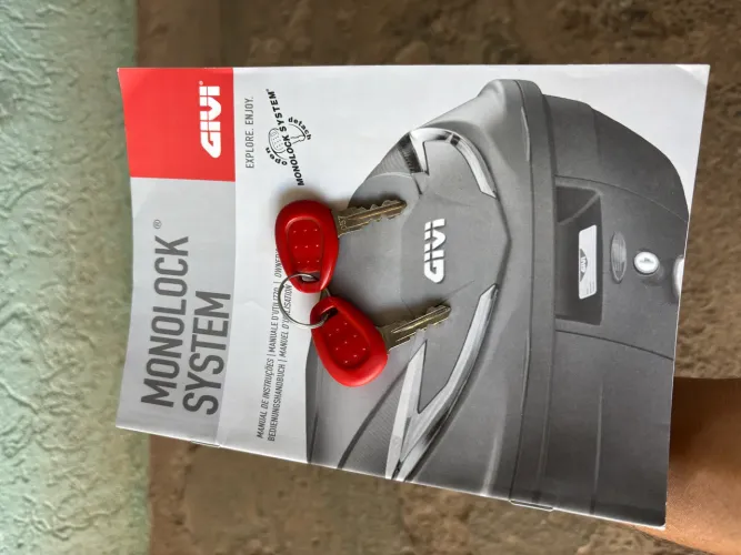 Baúleto GIVI 47L 