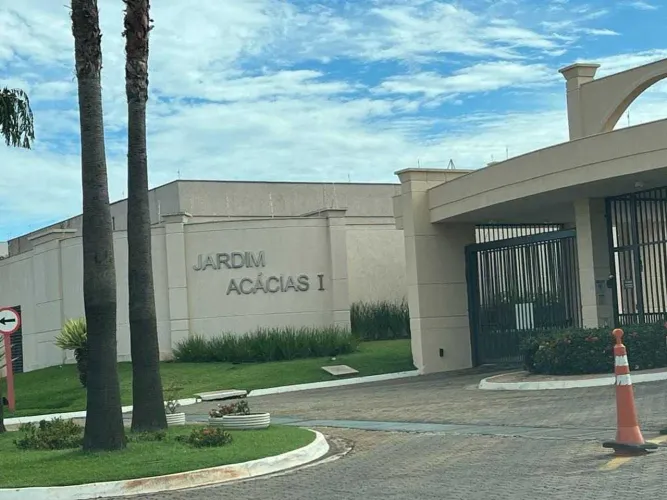 Casa à venda no Condomínio Jardim Magnólias em Araraquara