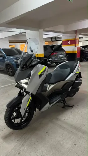 Xmax 250 abs connected