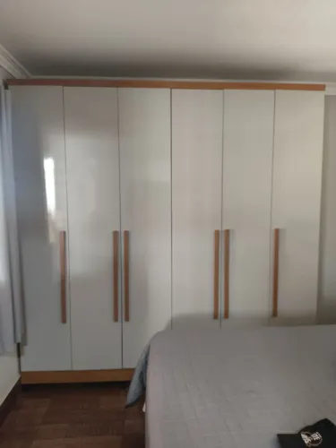 Guarda roupa em excelente estado 2,40x2,40x0,55