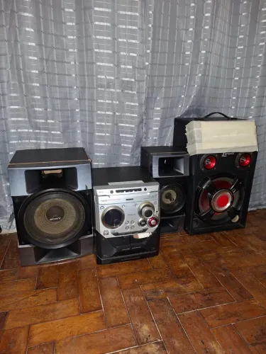Rádio com caixas de som