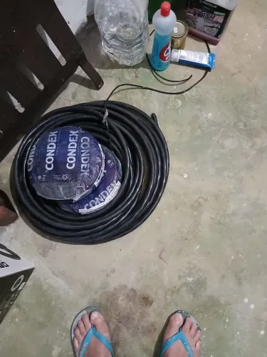 Vendo um cabo de 20 metros com 4 fio de 6 milimetros dentro