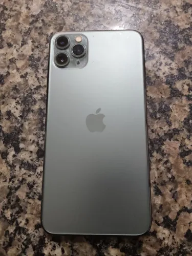 iPhone 11 Pro Max 64 GB - Usado