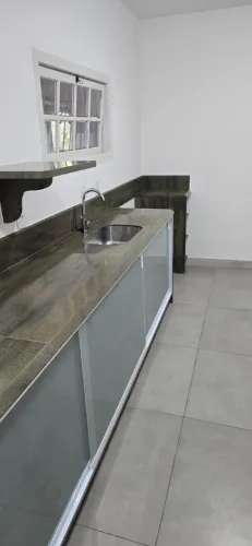 MARAVILHOSA CASA 2 QUARTOS COMPLETA 2 GARAGENS EM VISTA DA SERRA I