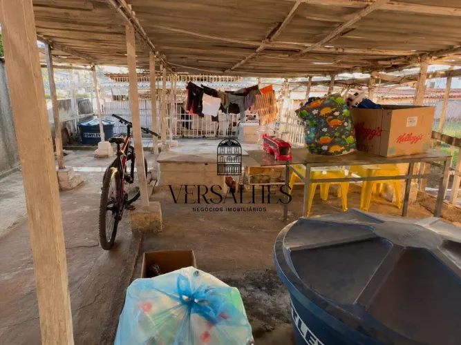 Casa á venda com varias casas no lote, 02 vagas de garagem, 225m² - Bairro Nova Floresa.
