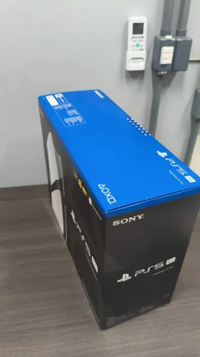 Vende-se ps5 pro 2 Tb +2 controle