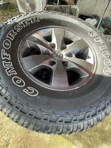 Pneus 265/70-16