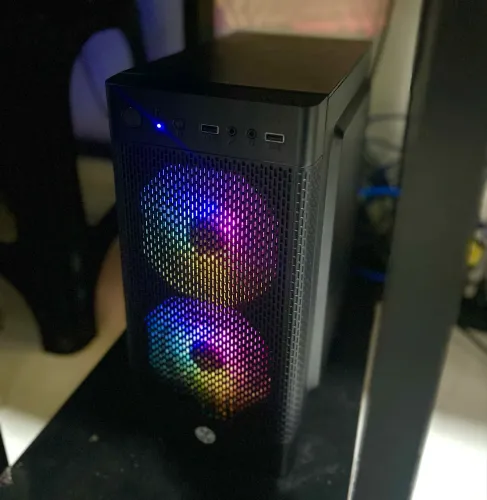  PC Gamer pronto pra uso Xeon 16GB RX 550 SSD + HD Completo (Teclado, Mouse e Mousepad) 